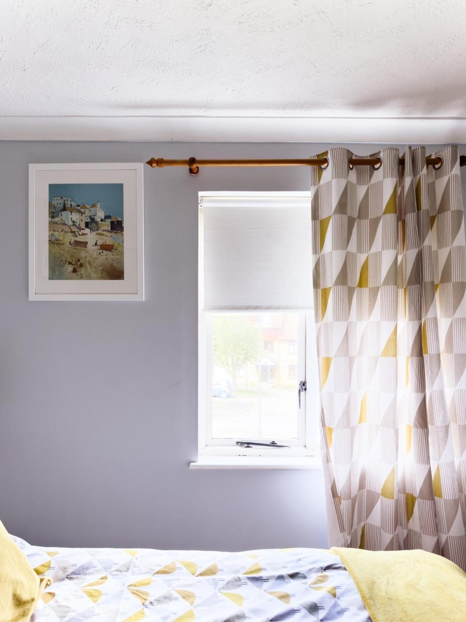 Beautiful Apartment In Guildford With Parking Send Bagian luar foto