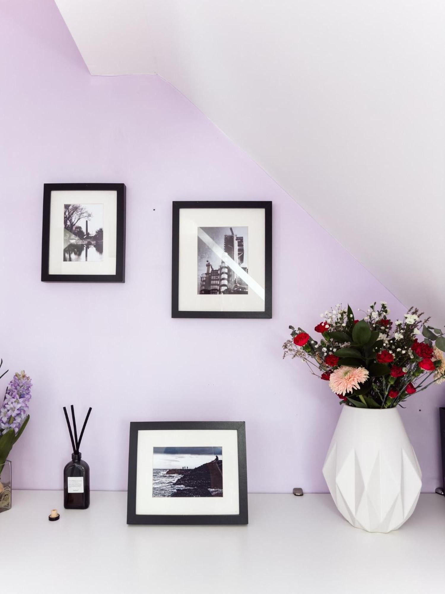 Beautiful Apartment In Guildford With Parking Send Bagian luar foto